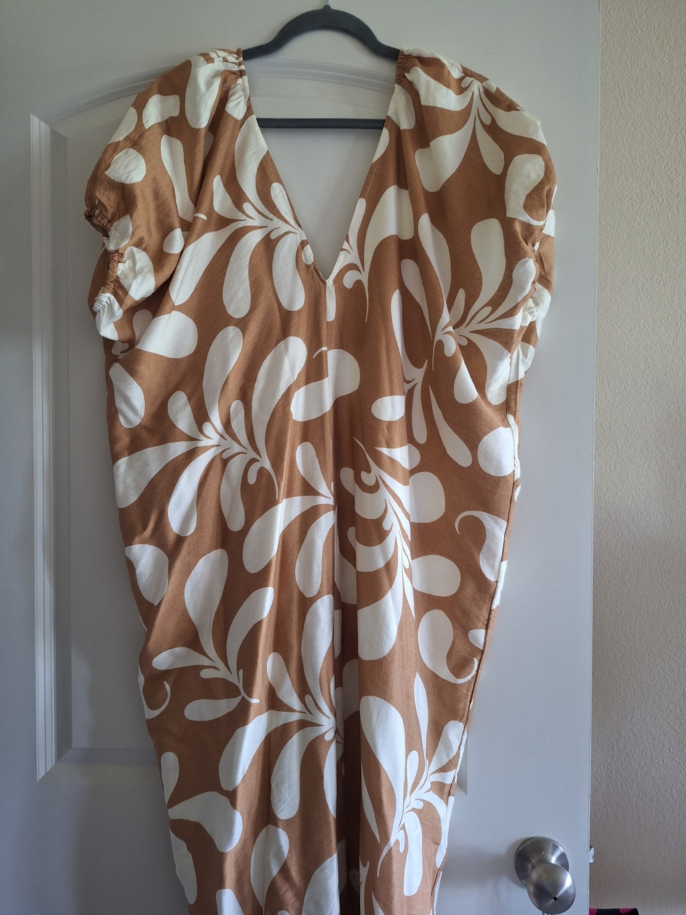 New With Tags Tan & Cream Off-Shoulder Midi Dress Size L - Picture 5 of 15